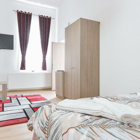 Hôtel Casa Vlabisa Centru à Cluj-Napoca Extérieur photo