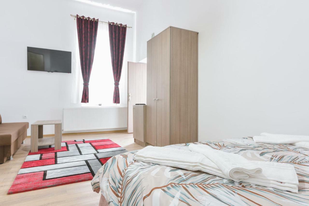 Hôtel Casa Vlabisa Centru à Cluj-Napoca Extérieur photo
